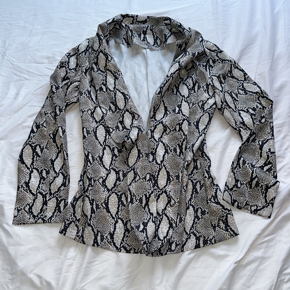SHEIN Snake Skin Shall Blazer -‎ NEVER WORN Size Small ALL SHEIN BOGO!!